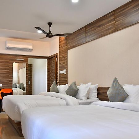 Adhikrishna Arcade Hotell Erode Exteriör bild