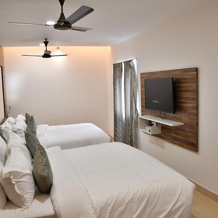 Adhikrishna Arcade Hotell Erode Exteriör bild