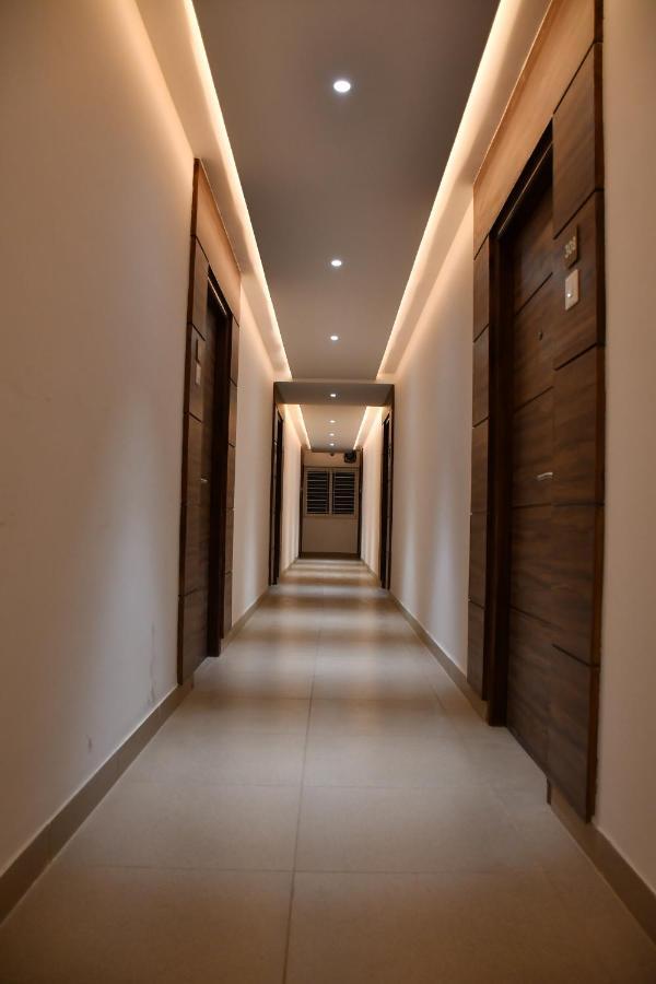 Adhikrishna Arcade Hotell Erode Exteriör bild