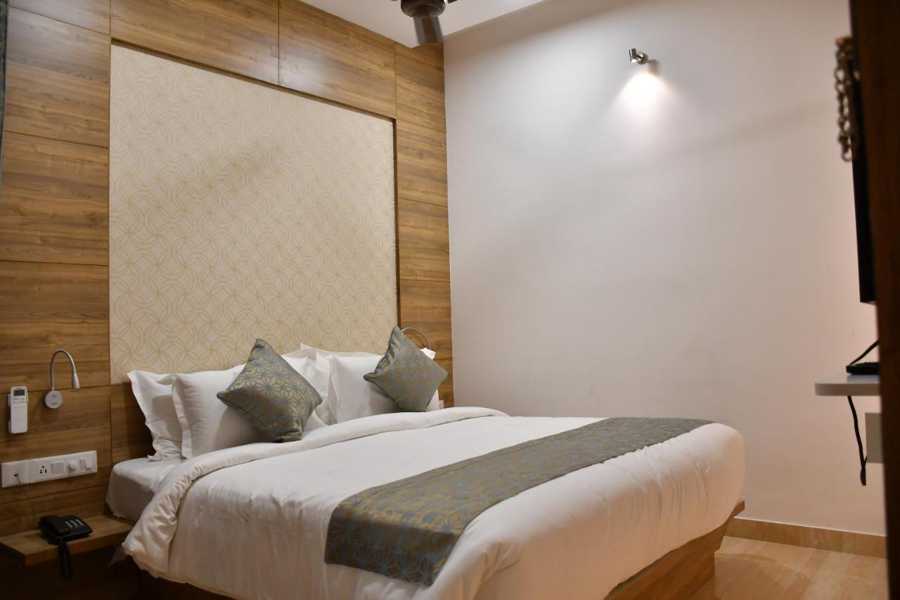 Adhikrishna Arcade Hotell Erode Exteriör bild
