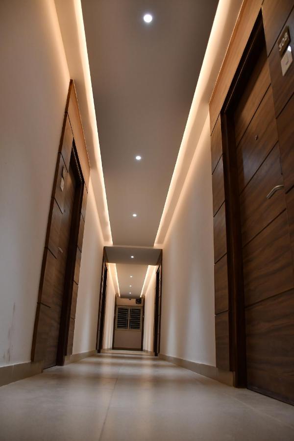 Adhikrishna Arcade Hotell Erode Exteriör bild