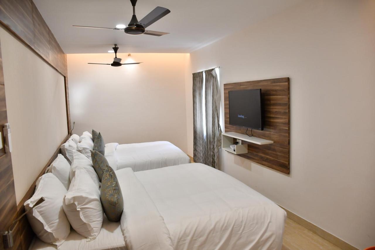 Adhikrishna Arcade Hotell Erode Exteriör bild